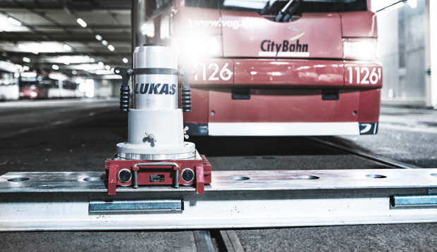 Lukas rerailing equipment kit